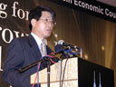 [ Mr. Chun Hwan Lee, Director, POSCO - Bronze Level Winner ]