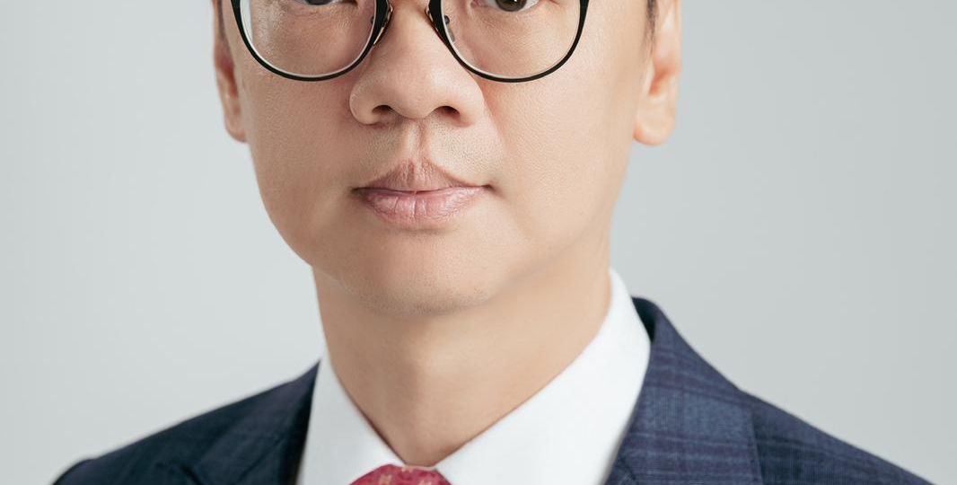 Eric Chang Headshot